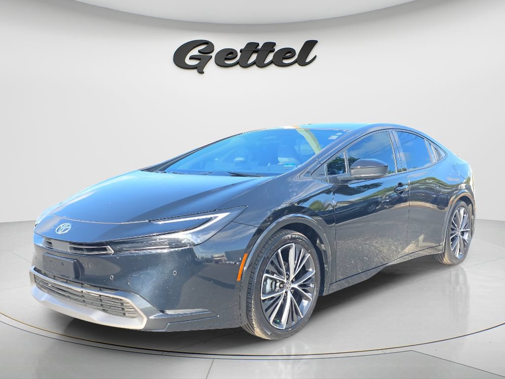 Used 2024 Toyota Prius XLE FWD image 1