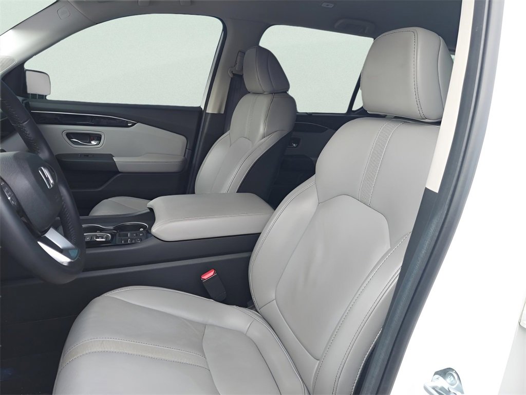 Used 2025 Honda Pilot EX-L image 18