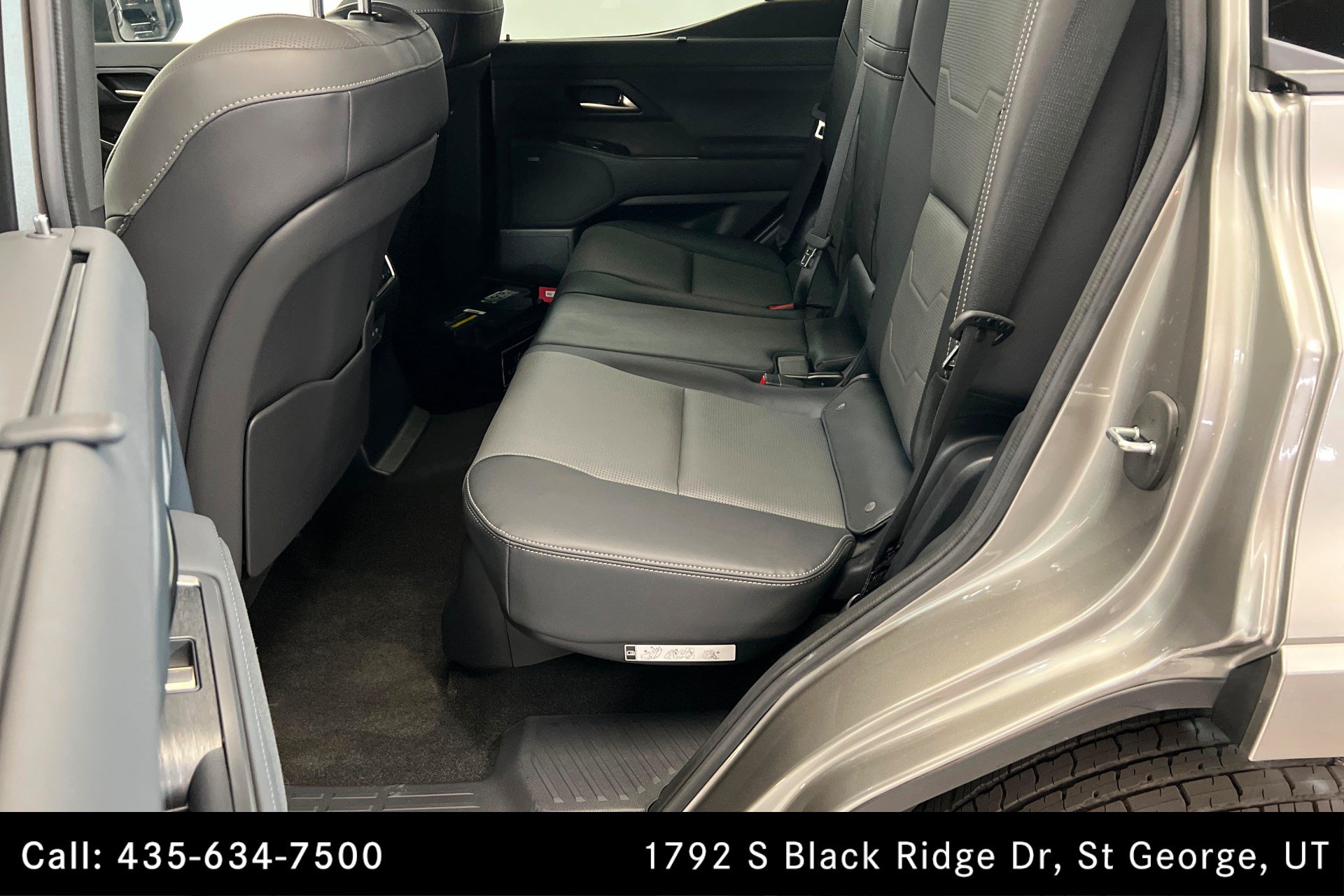 Used 2024 Lexus GX 550 w/ Accessory Package (Z1) AWD/4WD image 22