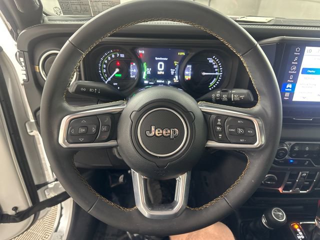Used 2024 Jeep Wrangler Unlimited Sahara AWD/4WD image 13