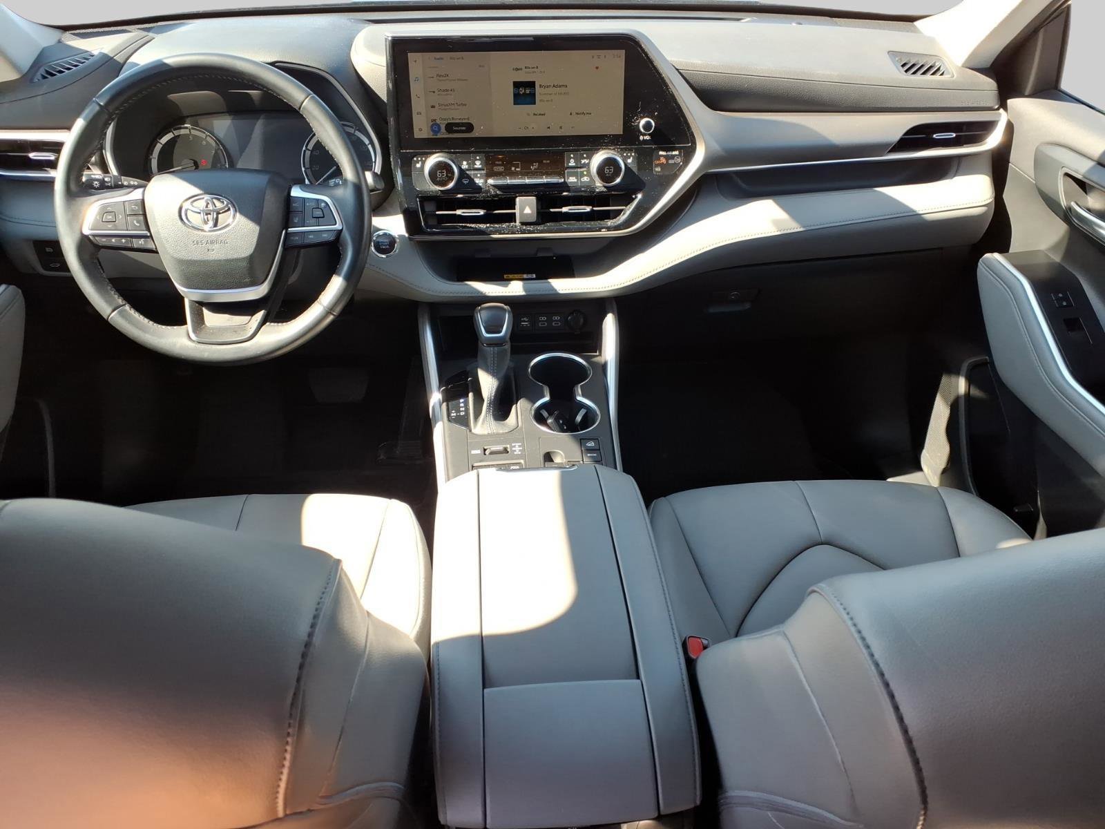 Used 2023 Toyota Highlander XLE w/ Protection Package #3 (TMS) image 10