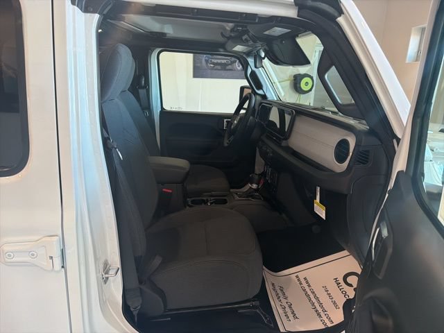 New 2026 Jeep Gladiator Sport AWD/4WD image 19