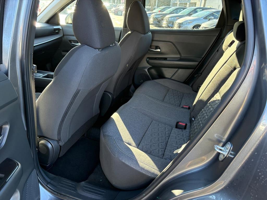 Used 2025 Nissan Kicks SV w/ Charging Package image 21