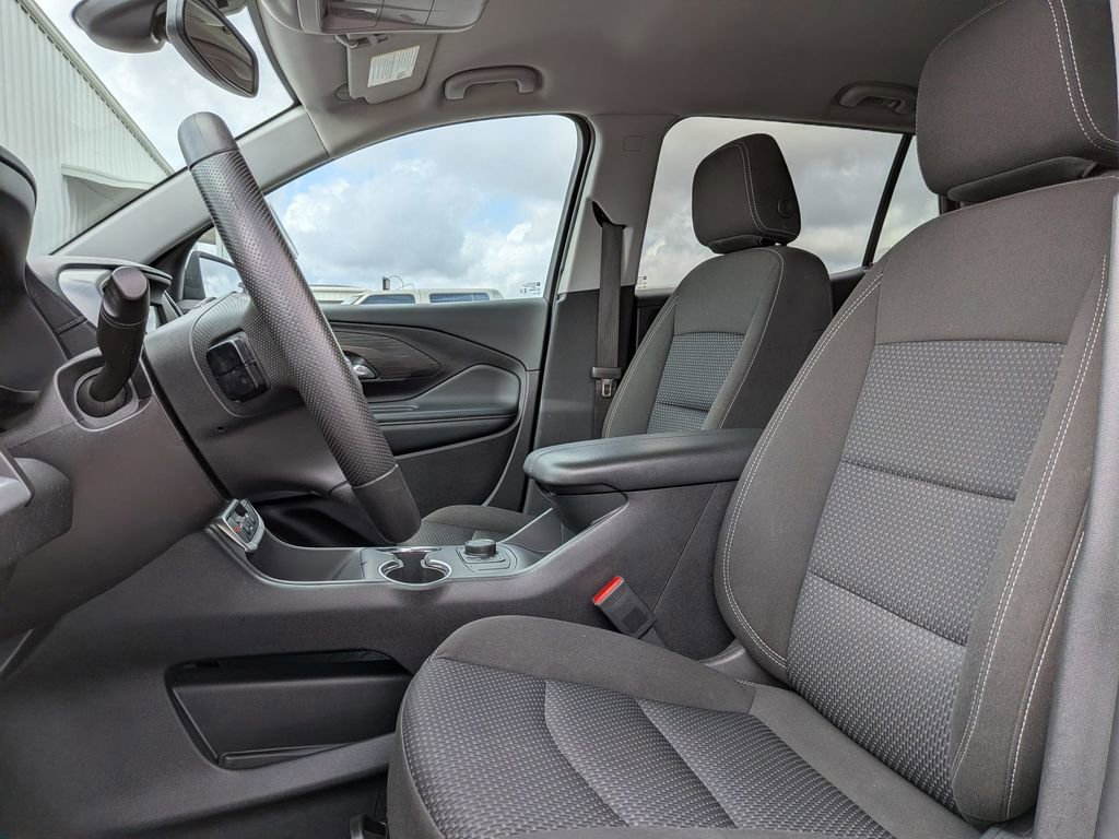 Used 2024 GMC Terrain SLE FWD image 29