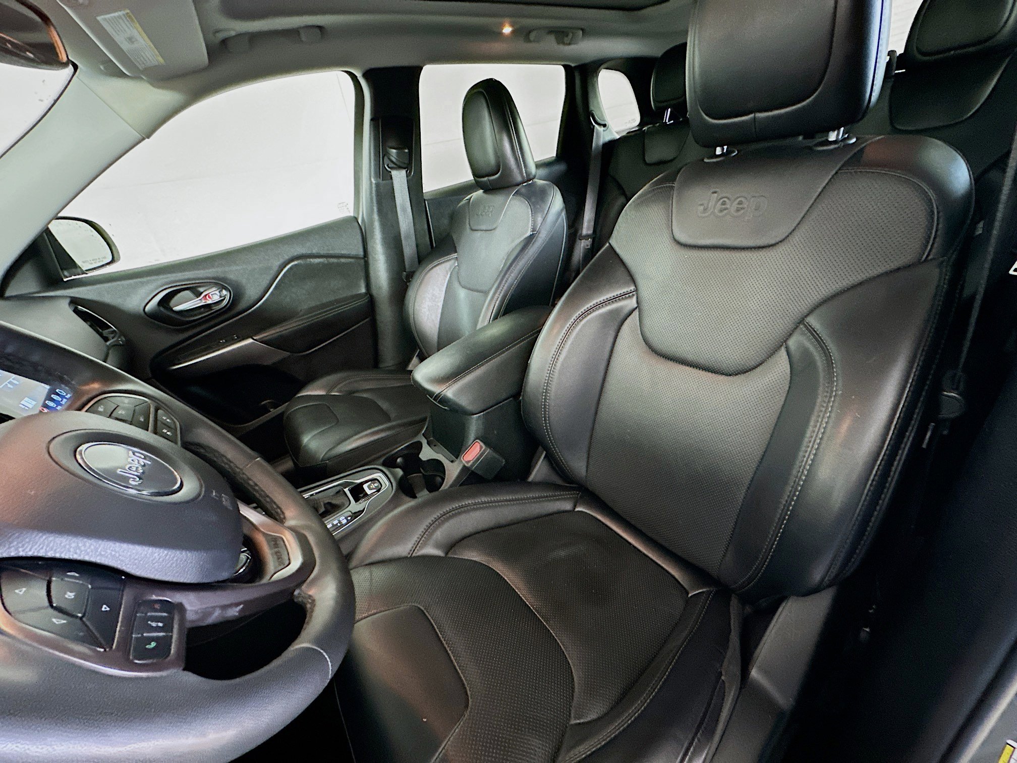 Used 2022 Jeep Cherokee Limited image 13