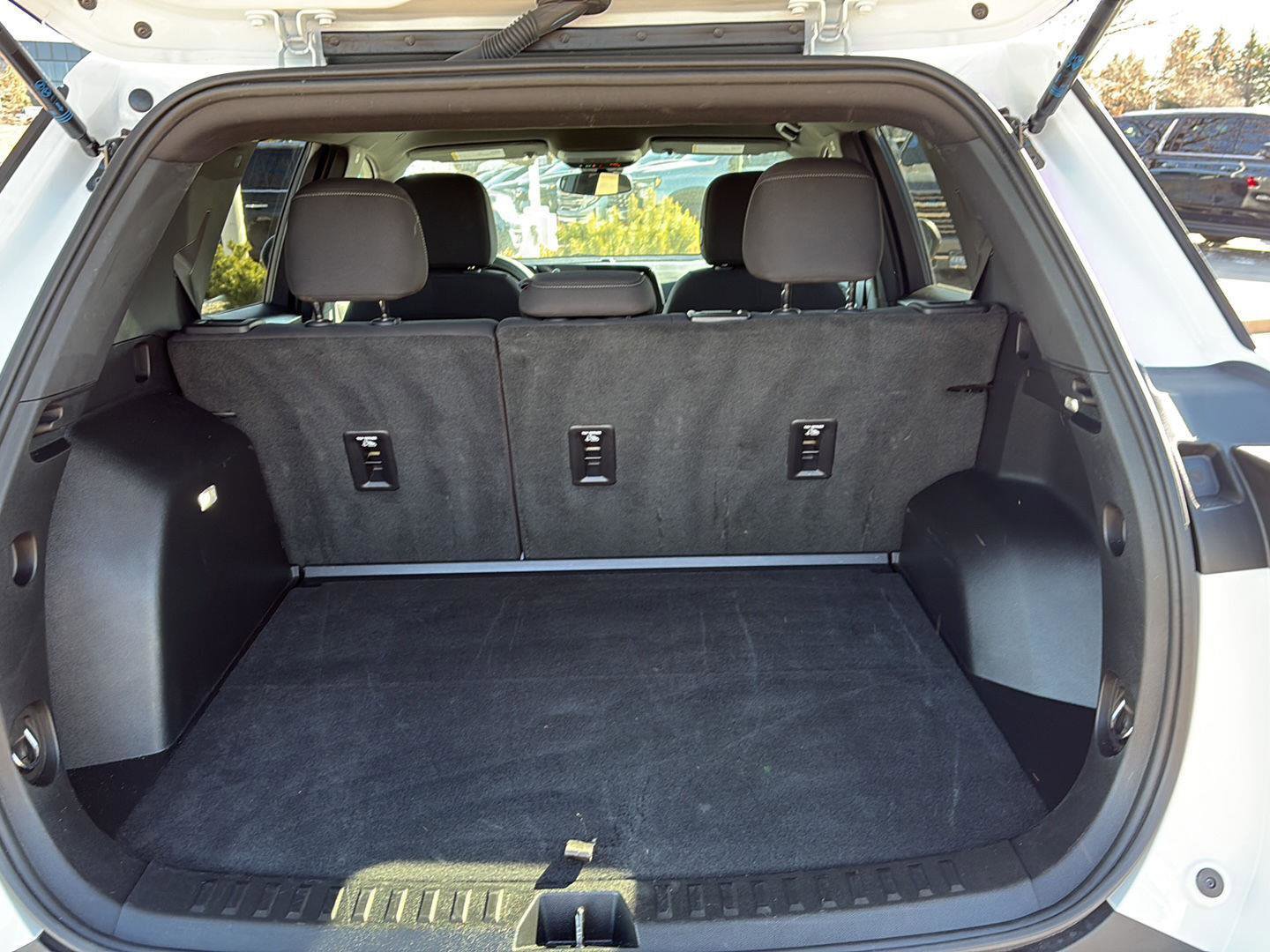 Used 2025 Chevrolet Equinox LT image 7