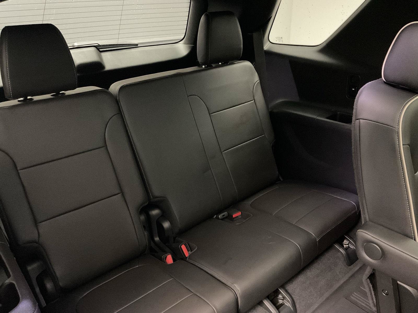 Certified 2023 Chevrolet Traverse Premier w/ LPO, Floor Liner Package FWD image 32