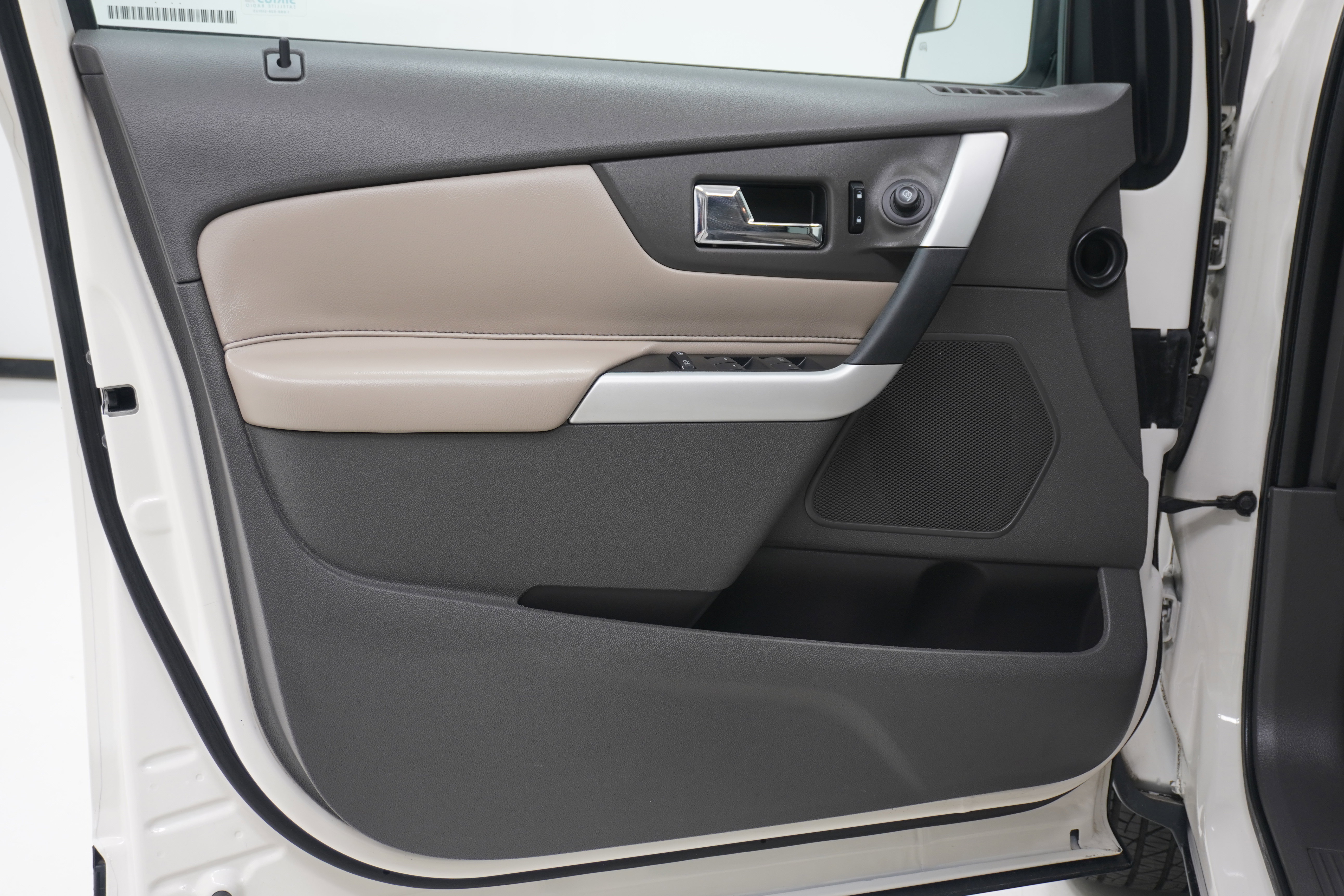 Used 2013 Ford Edge SEL FWD image 13