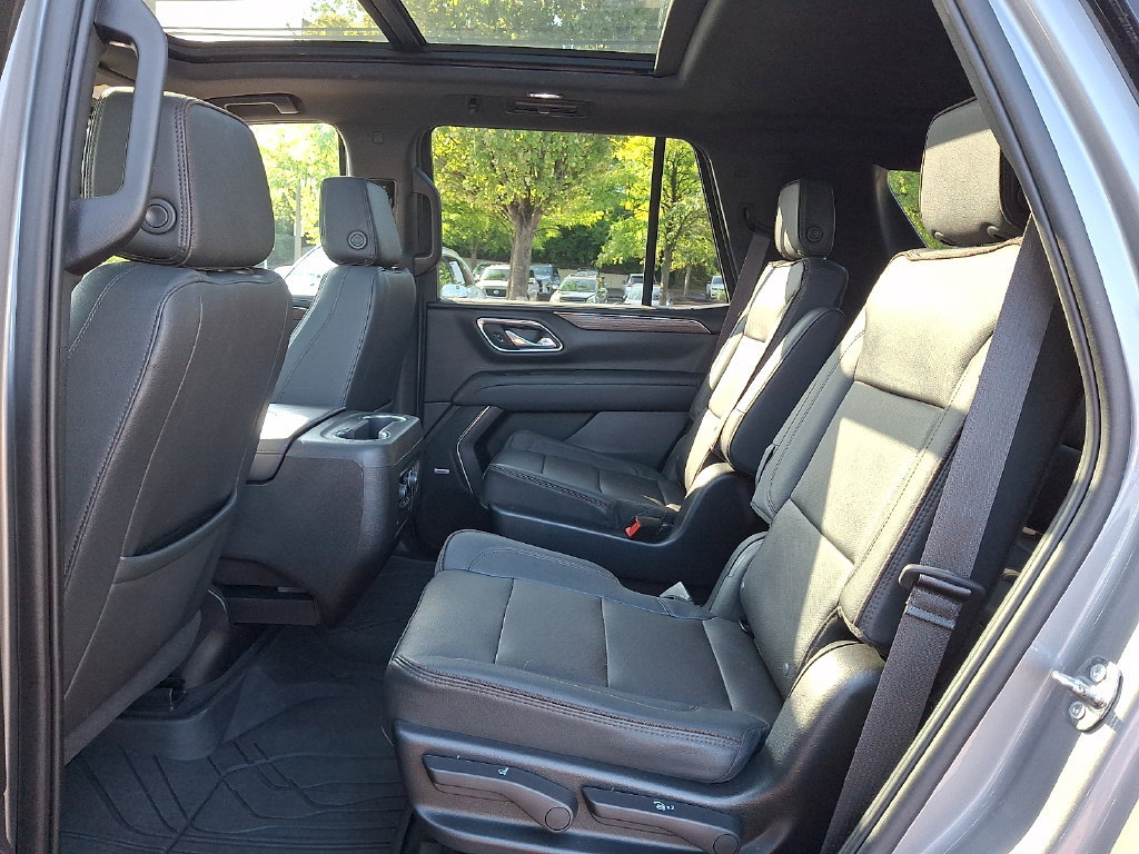 Used 2023 Chevrolet Tahoe High Country w/ LPO, Illumination Package AWD/4WD image 11