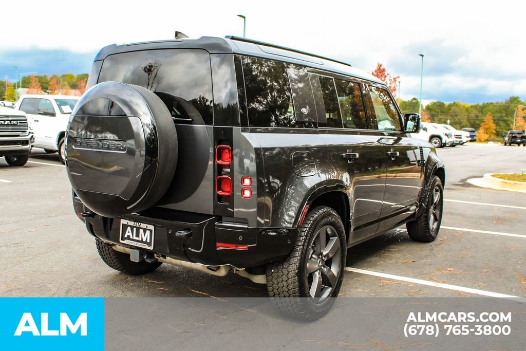 Used 2024 Land Rover Defender 110 X-Dynamic SE image 5