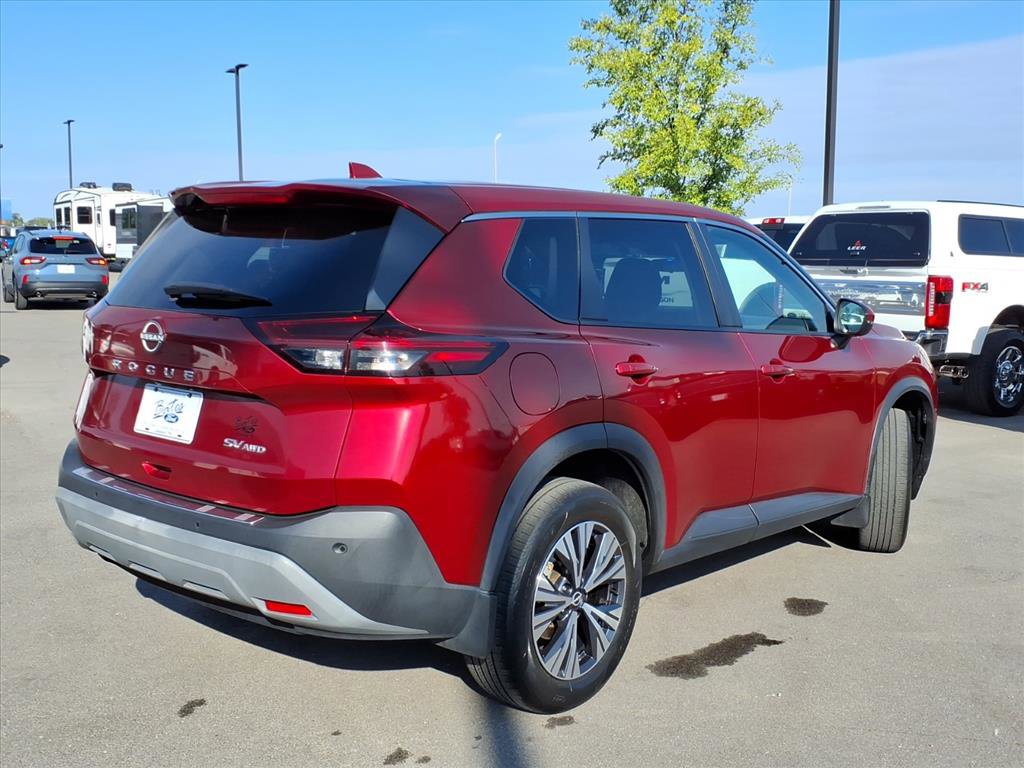 Used 2022 Nissan Rogue SV image 3