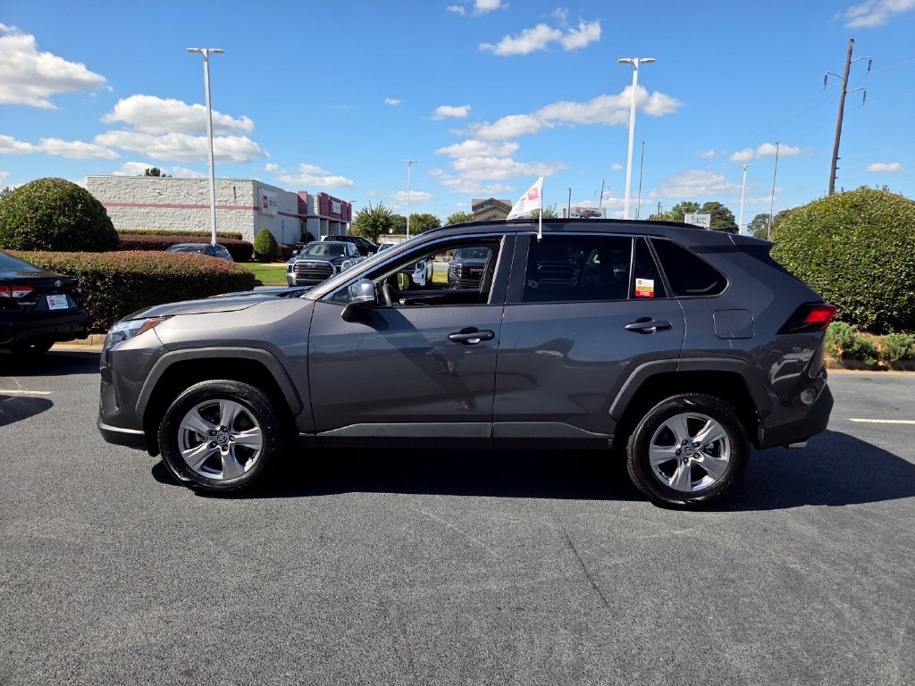 Used 2024 Toyota RAV4 XLE FWD image 4