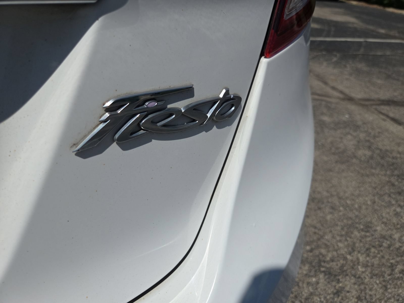 Used 2014 Ford Fiesta Titanium FWD image 11