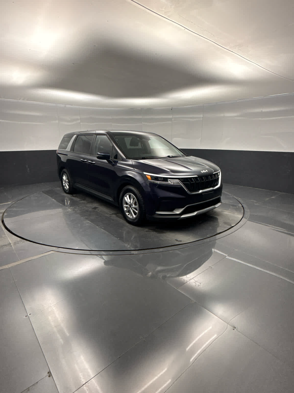Used 2022 Kia Carnival LX FWD image 9