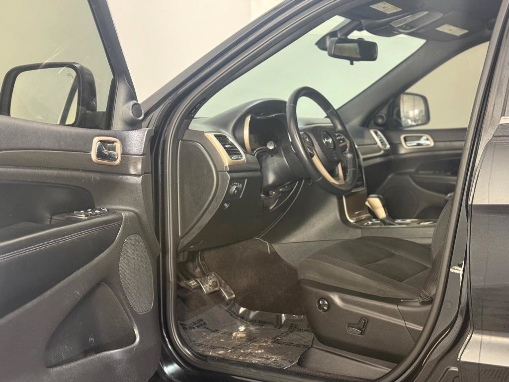 Used 2016 Jeep Grand Cherokee Laredo w/ Quick Order Package 23E AWD/4WD image 10