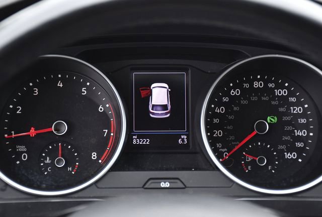 Used 2018 Volkswagen Tiguan SE FWD image 10
