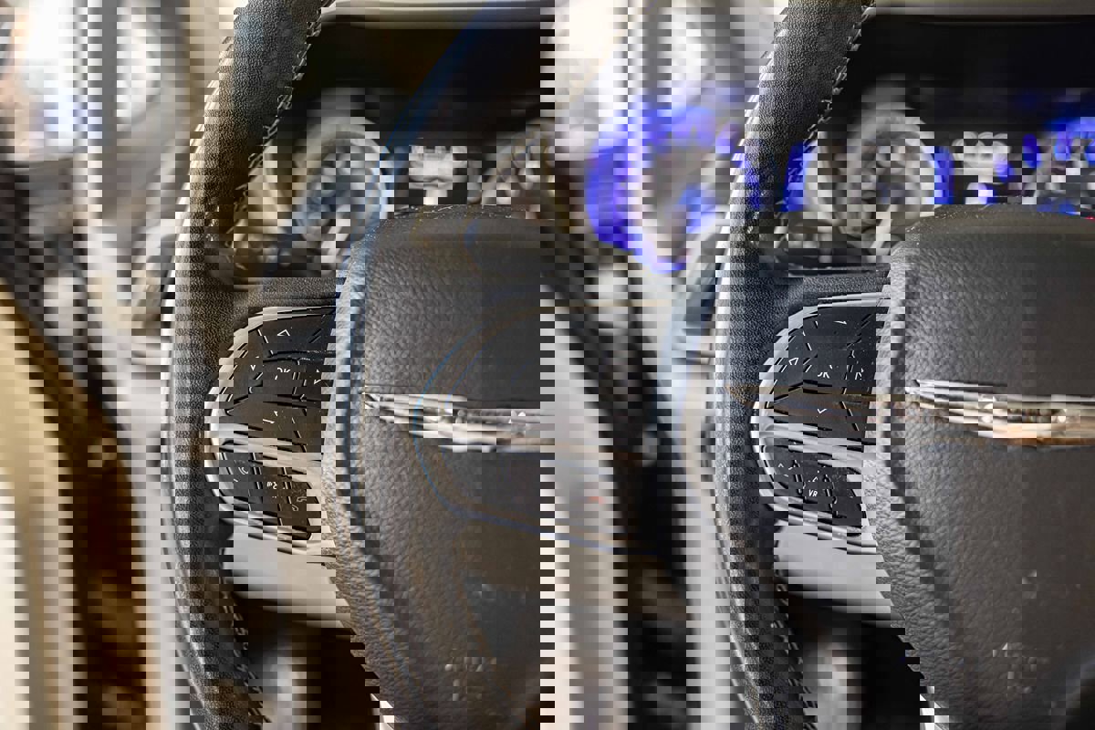 Used 2022 Chrysler Voyager LX image 25