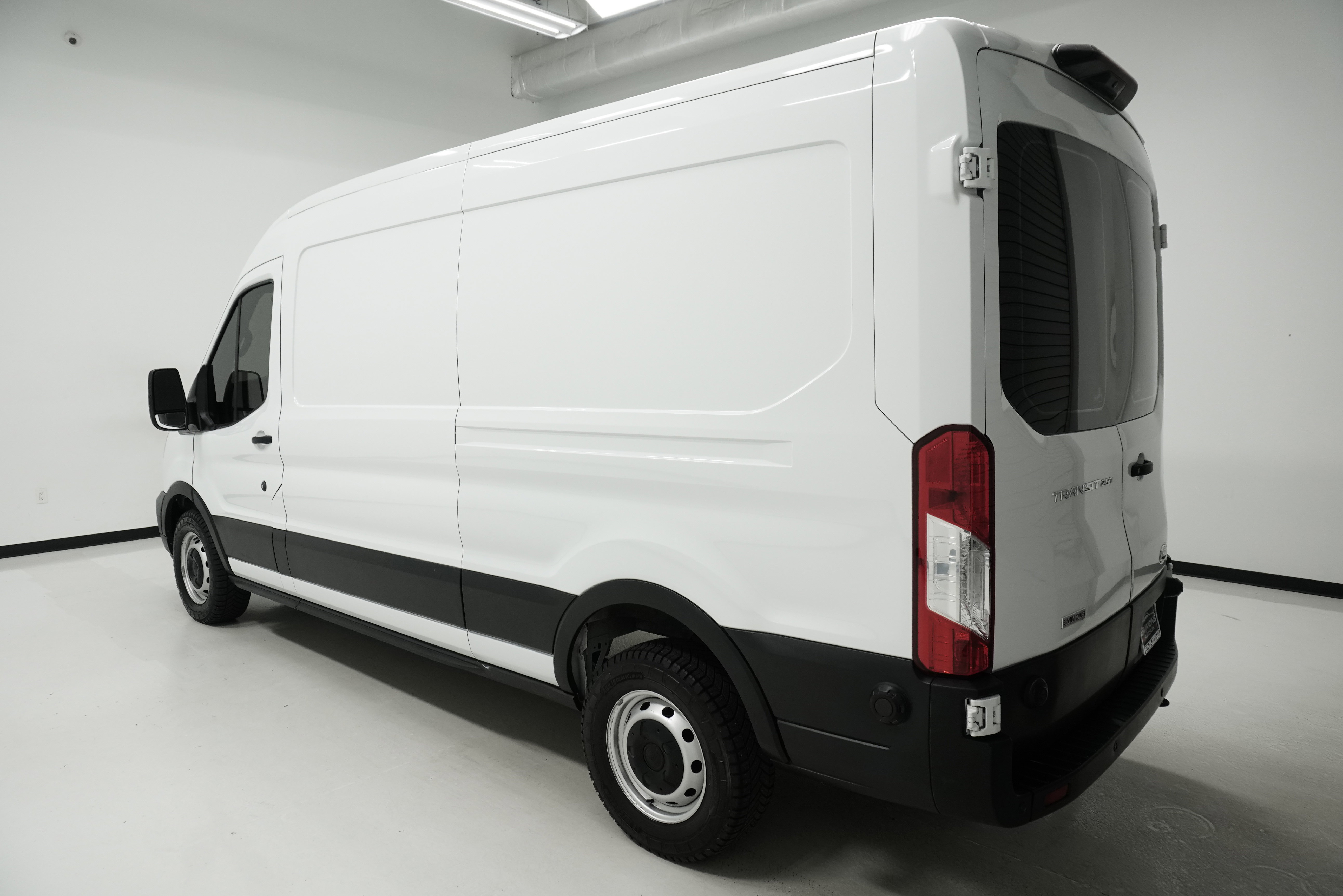 Used 2020 Ford Transit 250 Medium Roof w/ Load Area Protection Package image 5