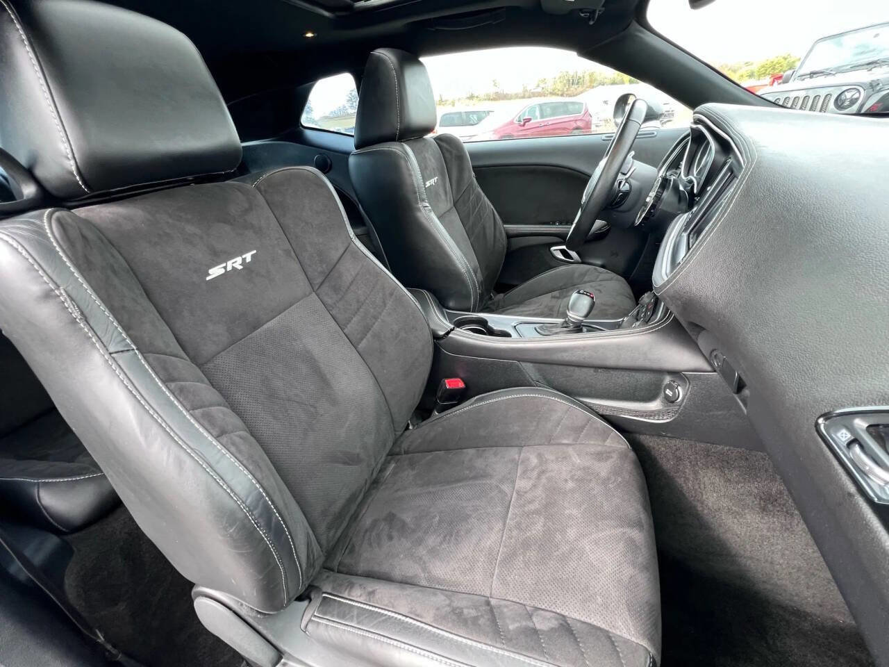 Used 2015 Dodge Challenger SRT w/ Technology Group image 16