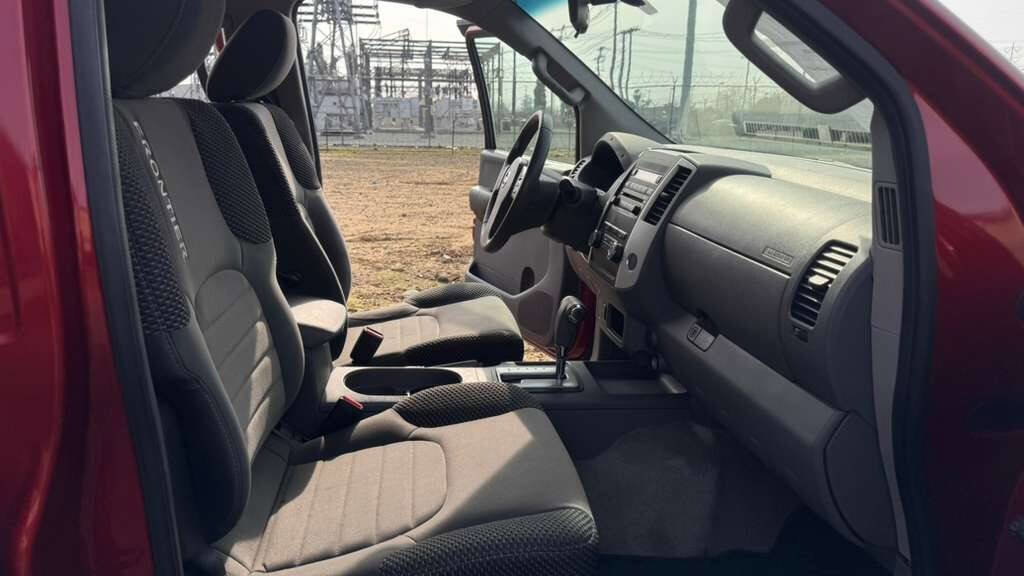 Used 2012 Nissan Frontier SV w/ Sport Appearance Pkg RWD image 9