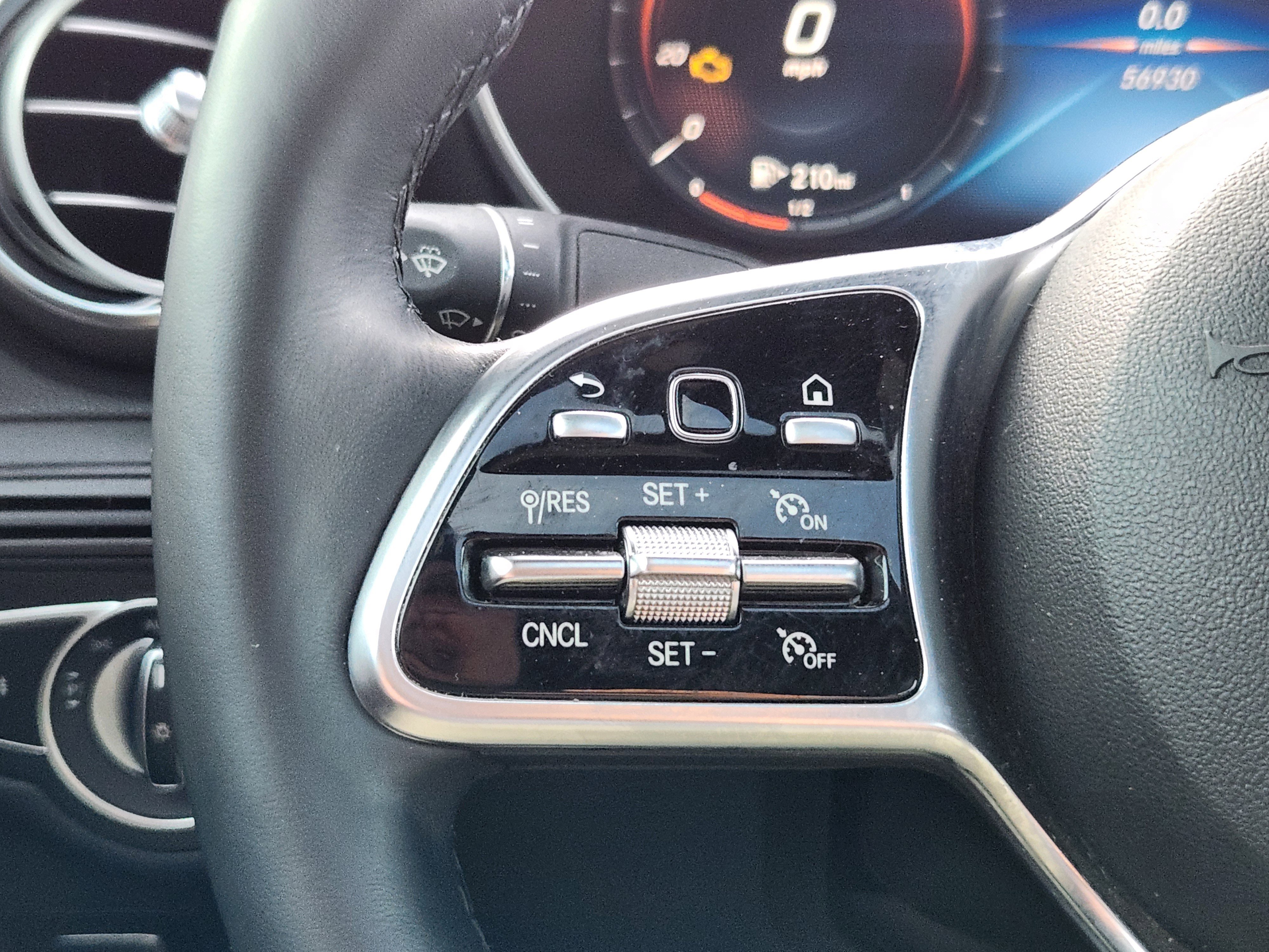 Used 2020 Mercedes-Benz GLC 300 4MATIC Coupe image 30