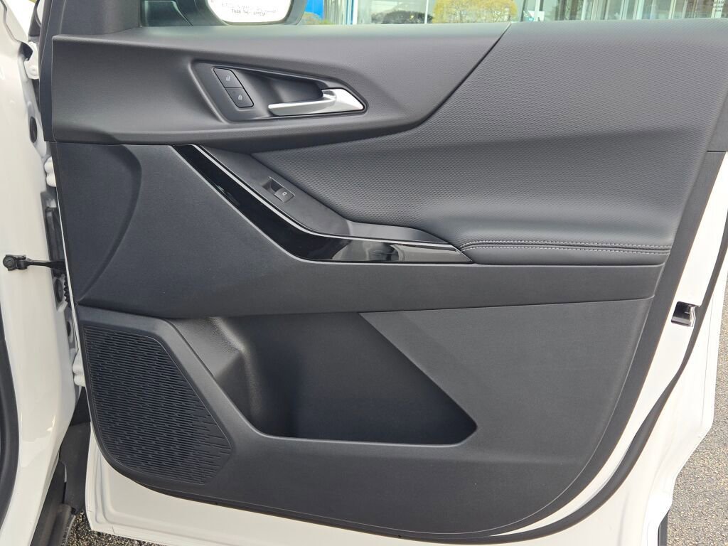 New 2026 Chevrolet Equinox LT w/ Safety and Technology Package AWD/4WD image 8