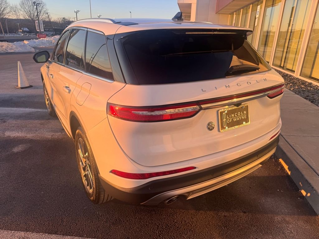 Certified 2022 Lincoln Corsair AWD w/ Equipment Group 101A image 3