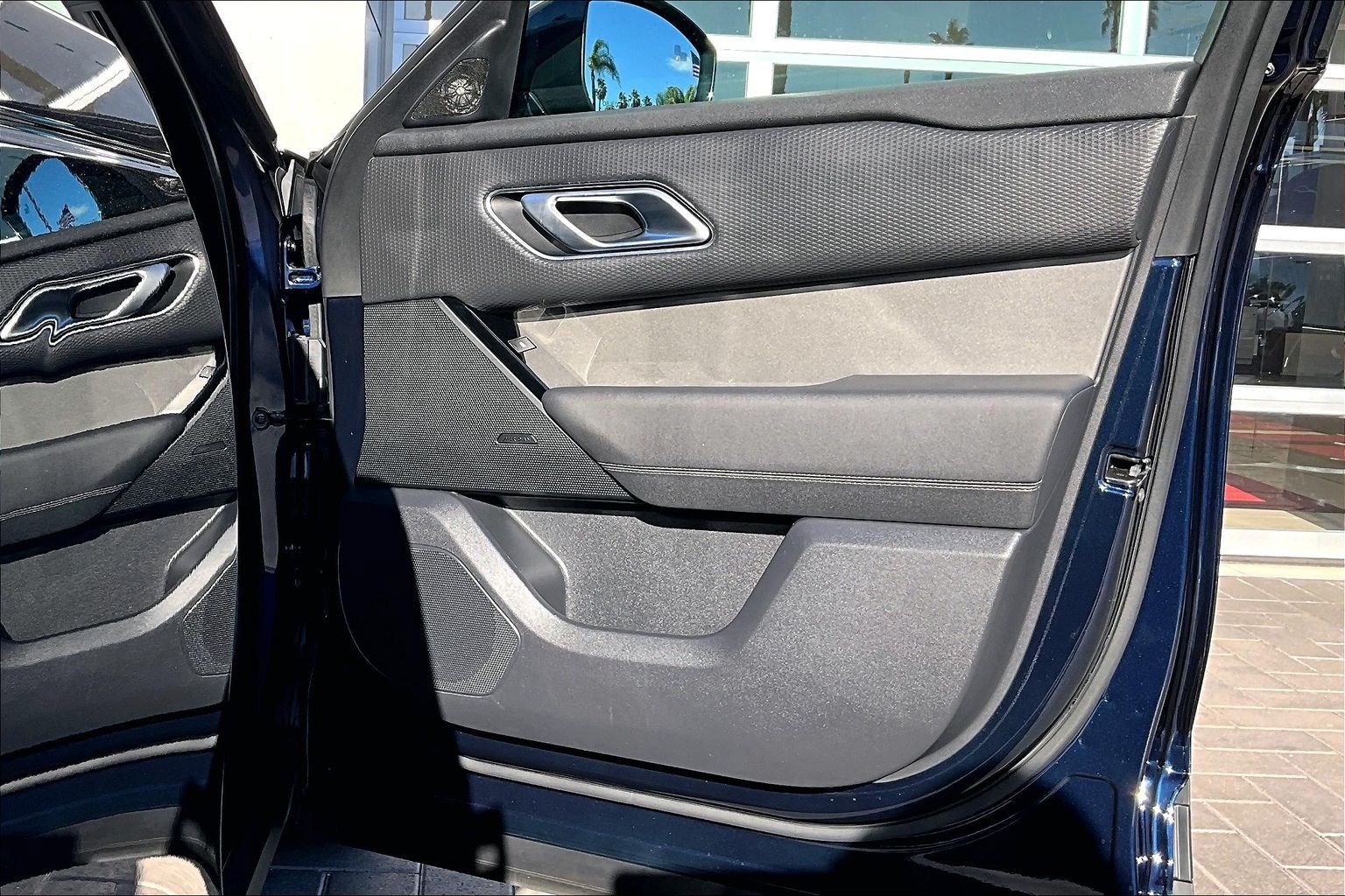 Used 2022 Land Rover Range Rover Velar S AWD/4WD image 23