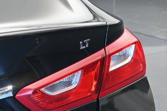 Used 2025 Chevrolet Malibu LT FWD image 12