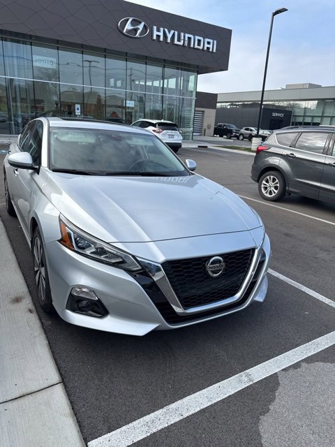 Used 2019 Nissan Altima 2.5 SL image 2