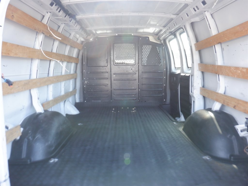 Used 2020 Chevrolet Express 2500 w/ Driver Convenience Package RWD image 5