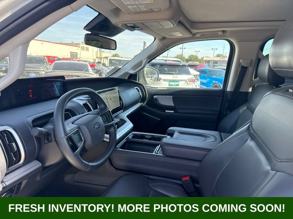 Used 2025 Ford Expedition Active AWD/4WD image 8