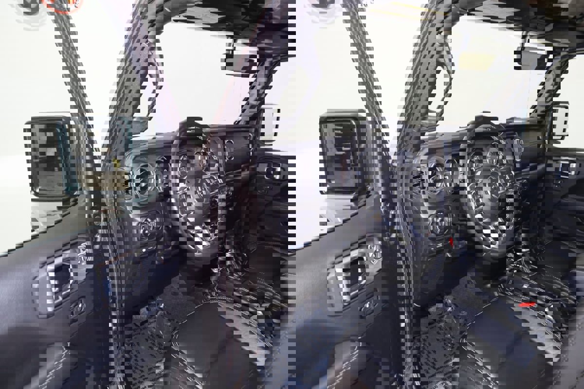 Used 2022 Jeep Wrangler Unlimited Sahara w/ Cold Weather Group image 50