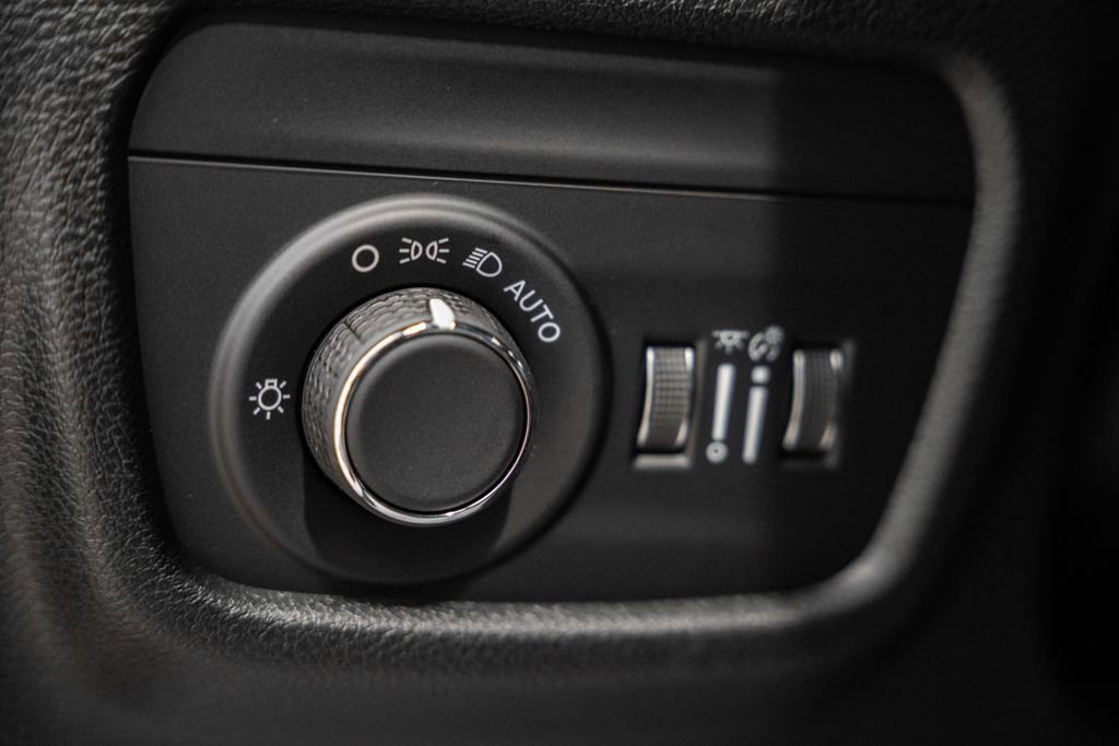 New 2025 Jeep Grand Cherokee L Laredo w/ Luxury Tech Group I image 39