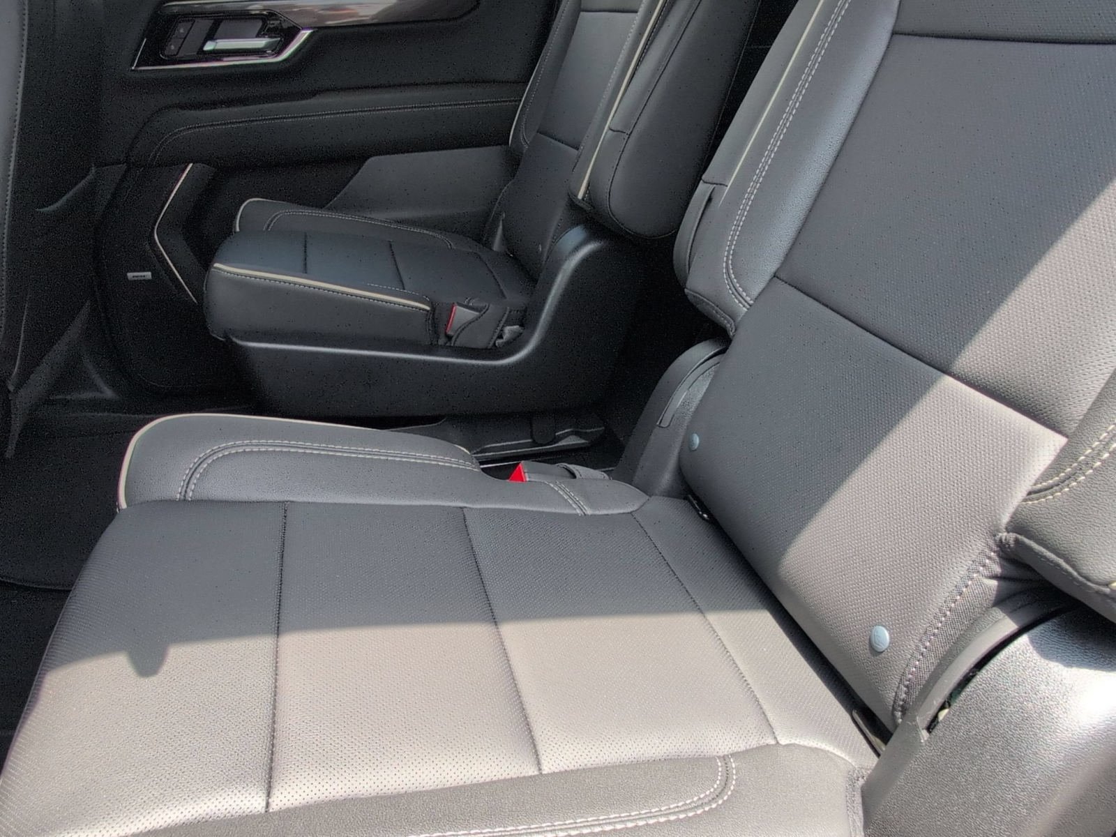 New 2026 GMC Yukon XL Elevation w/ Elevation Premium Package AWD/4WD image 30