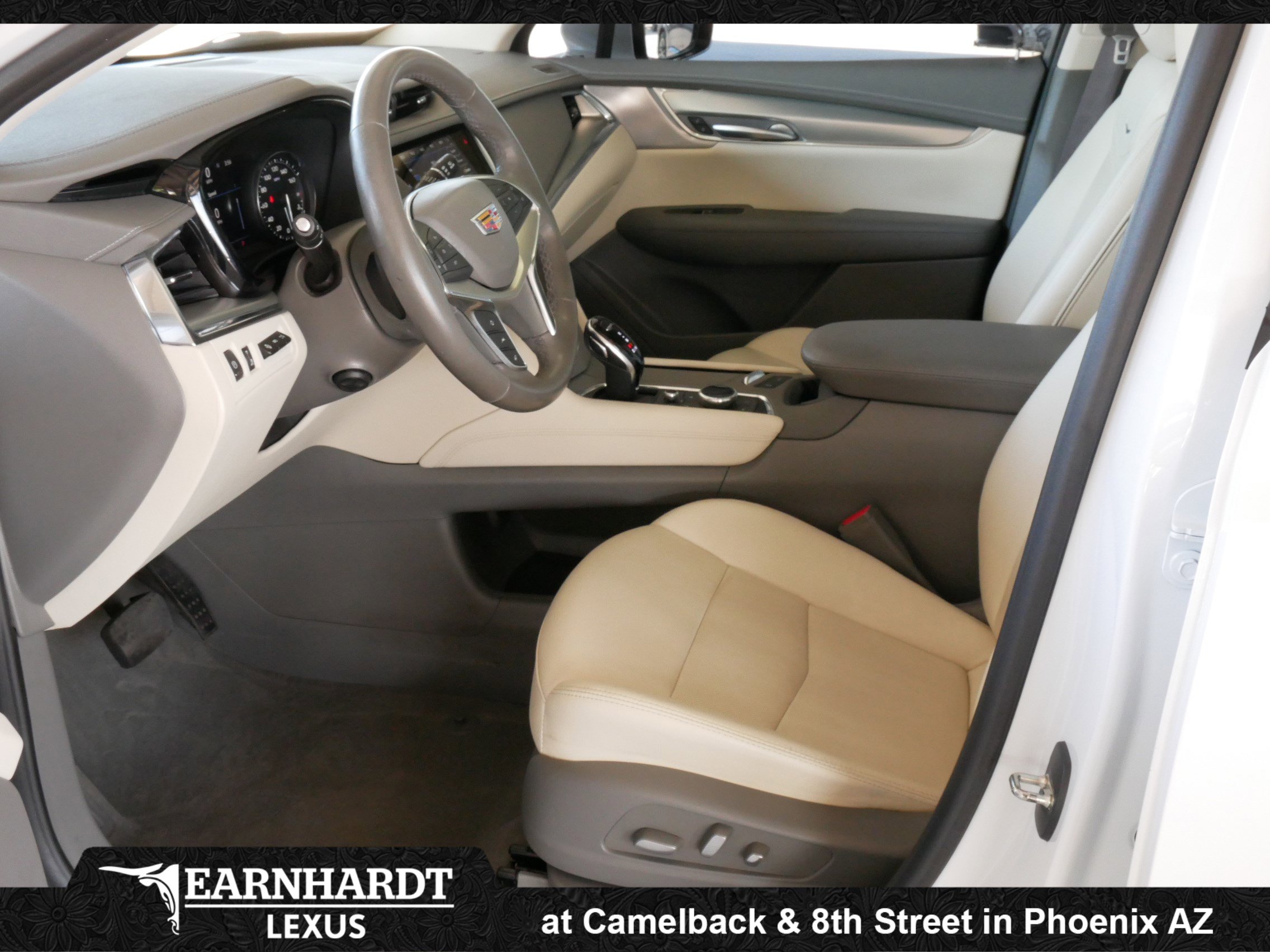 Used 2024 Cadillac XT5 Premium Luxury w/ Technology Package image 4