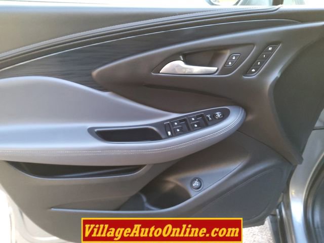 Used 2020 Buick Envision Essence image 25