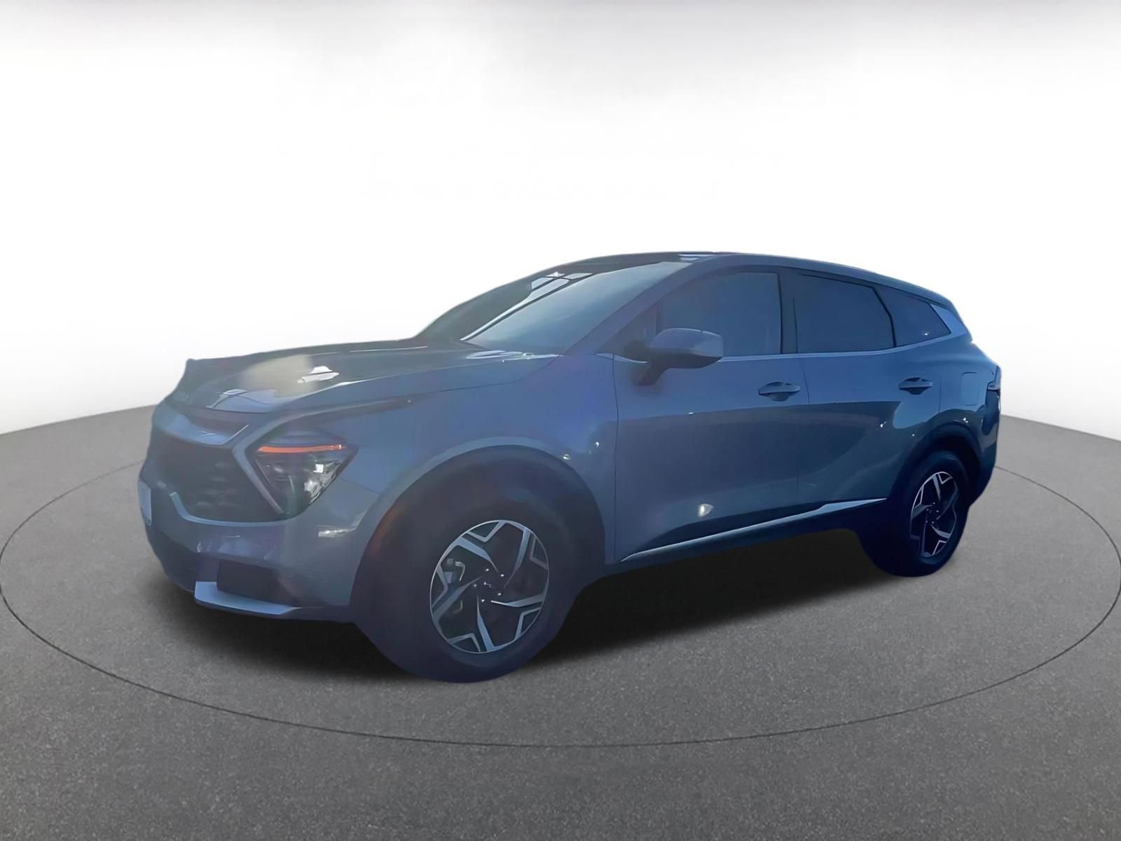 Used 2025 Kia Sportage LX image 8