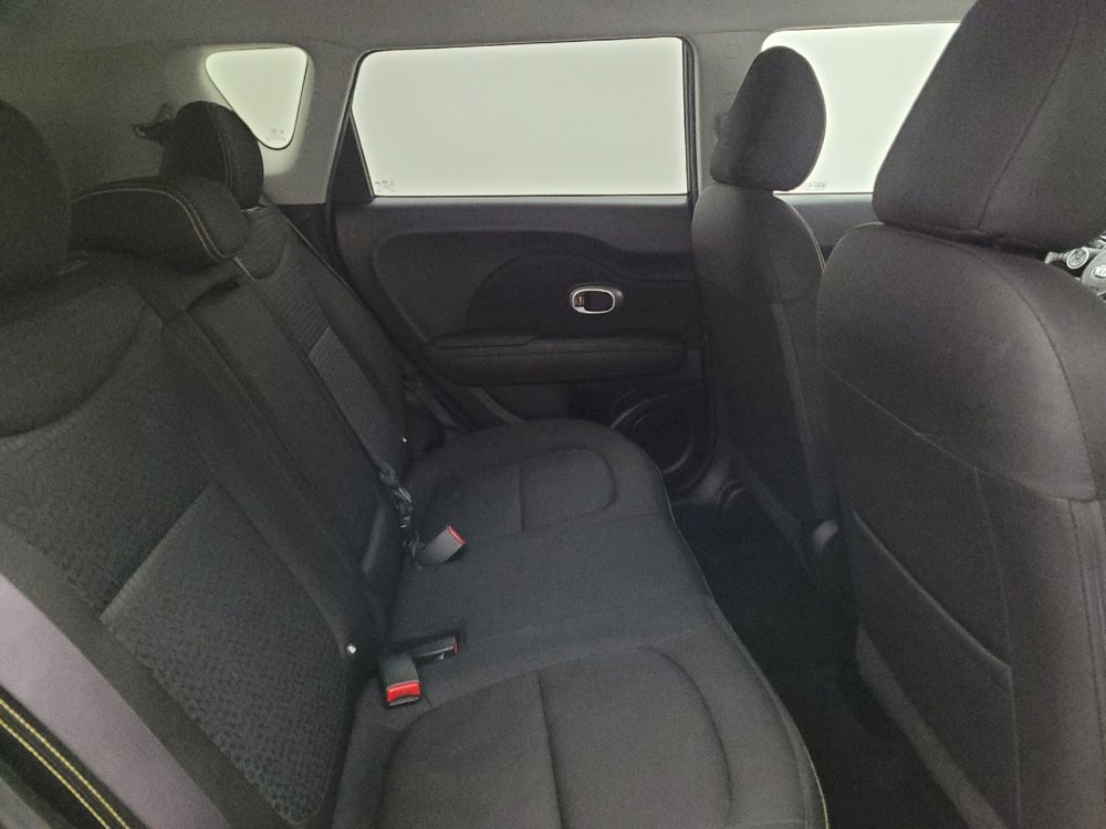 Used 2016 Kia Soul + FWD image 19