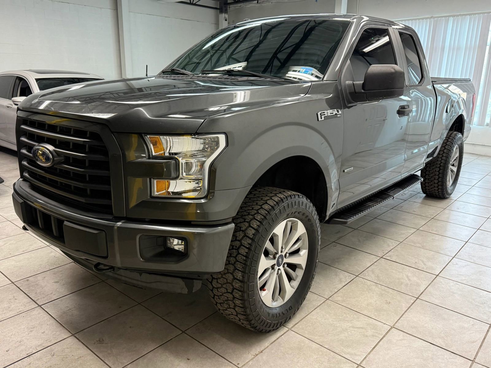 Used 2017 Ford F150 XL w/ Equipment Group 101A Mid image 3