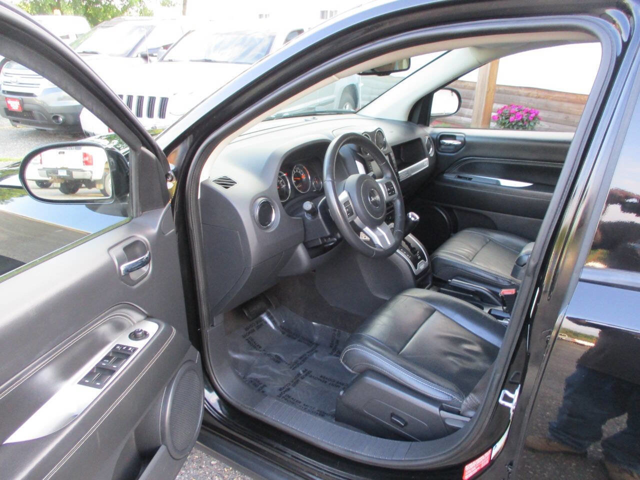 Used 2017 Jeep Compass High Altitude image 15