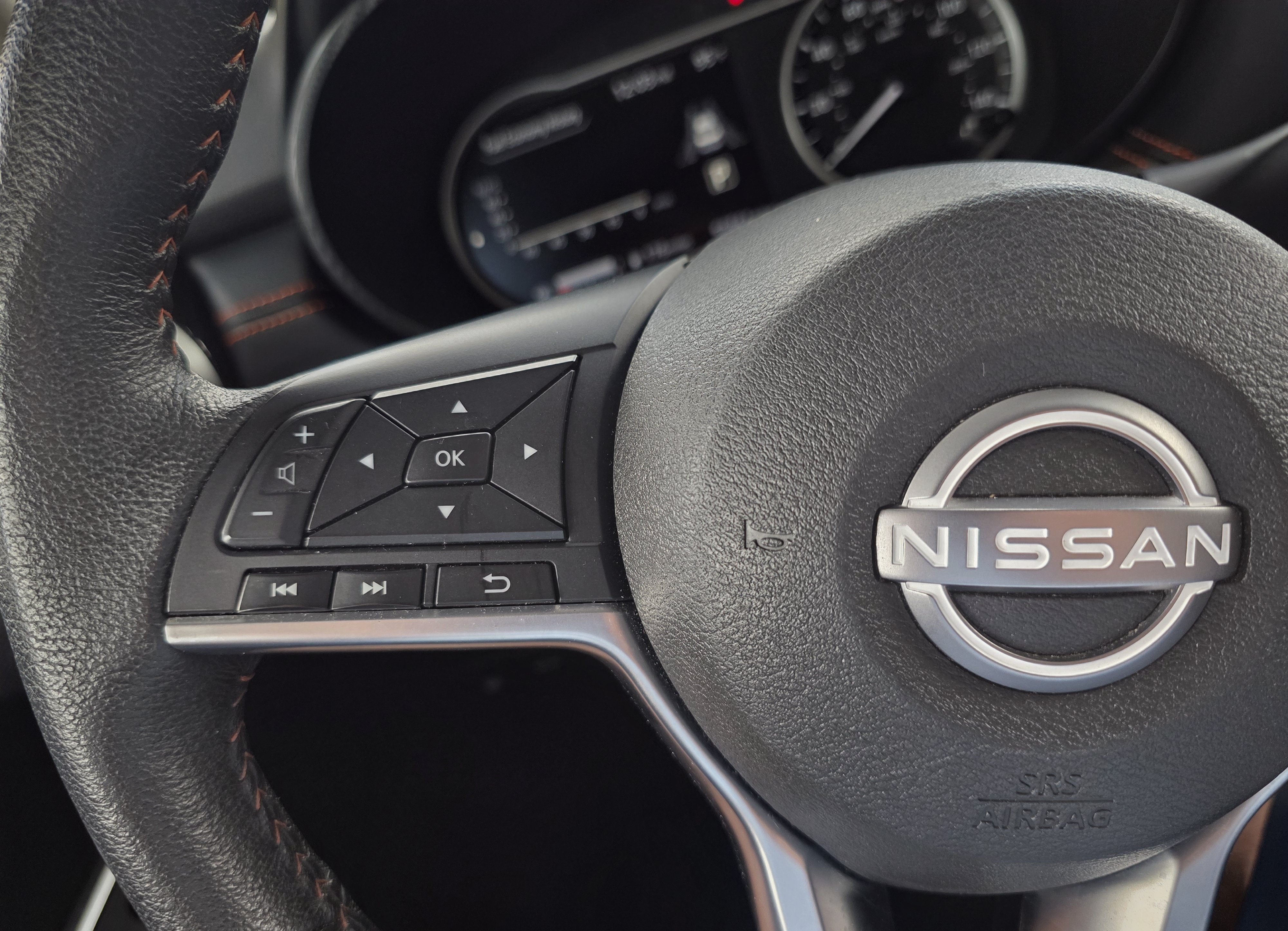 Used 2024 Nissan Versa SR FWD image 20