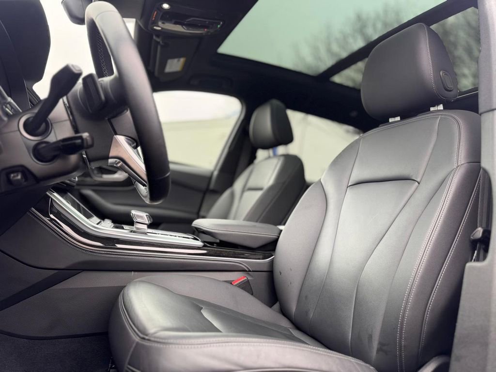 Used 2025 Audi Q7 3.0T Premium Plus image 17