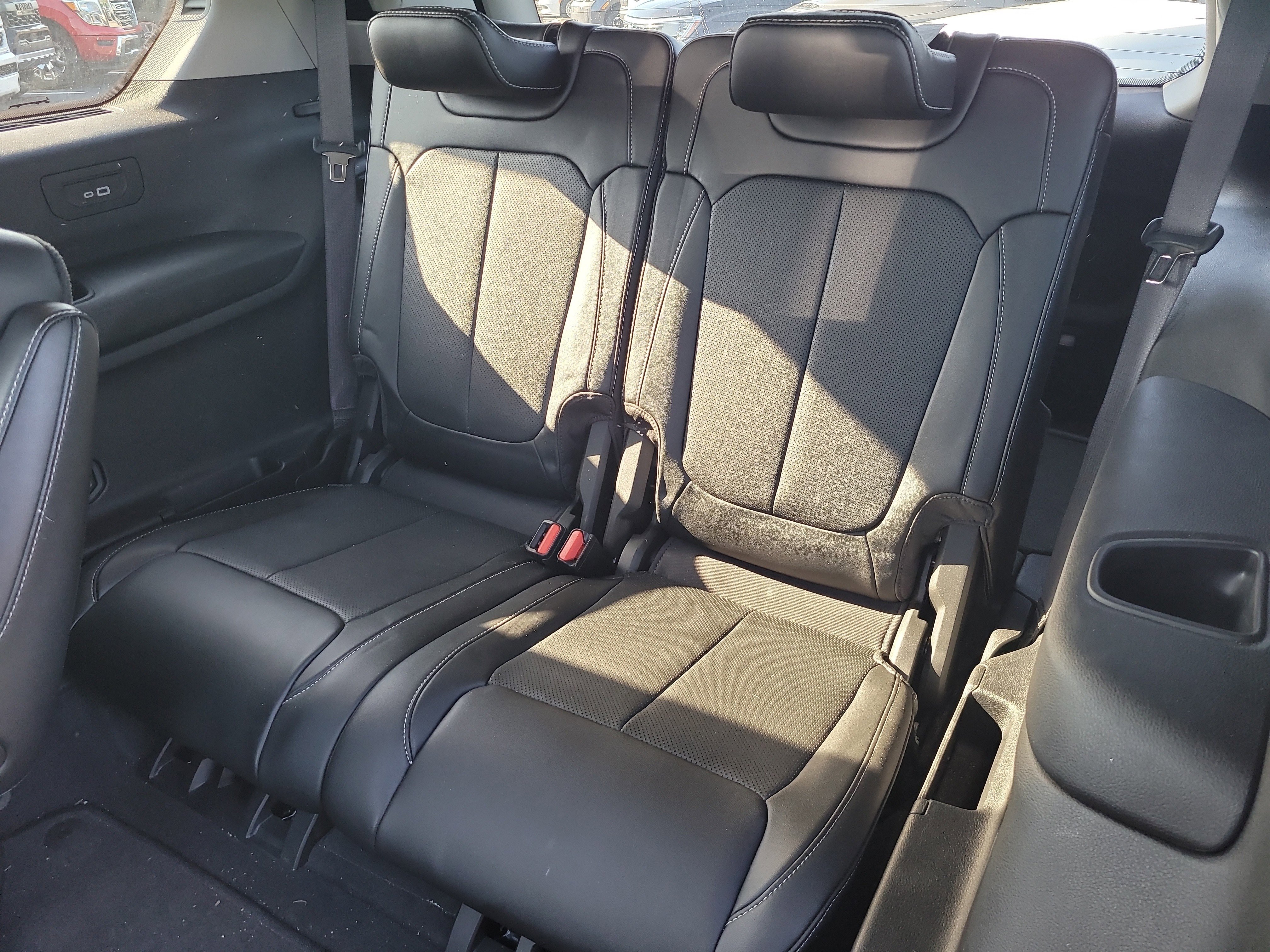 Used 2023 Jeep Grand Cherokee L Limited w/ Luxury Tech Group II RWD image 12