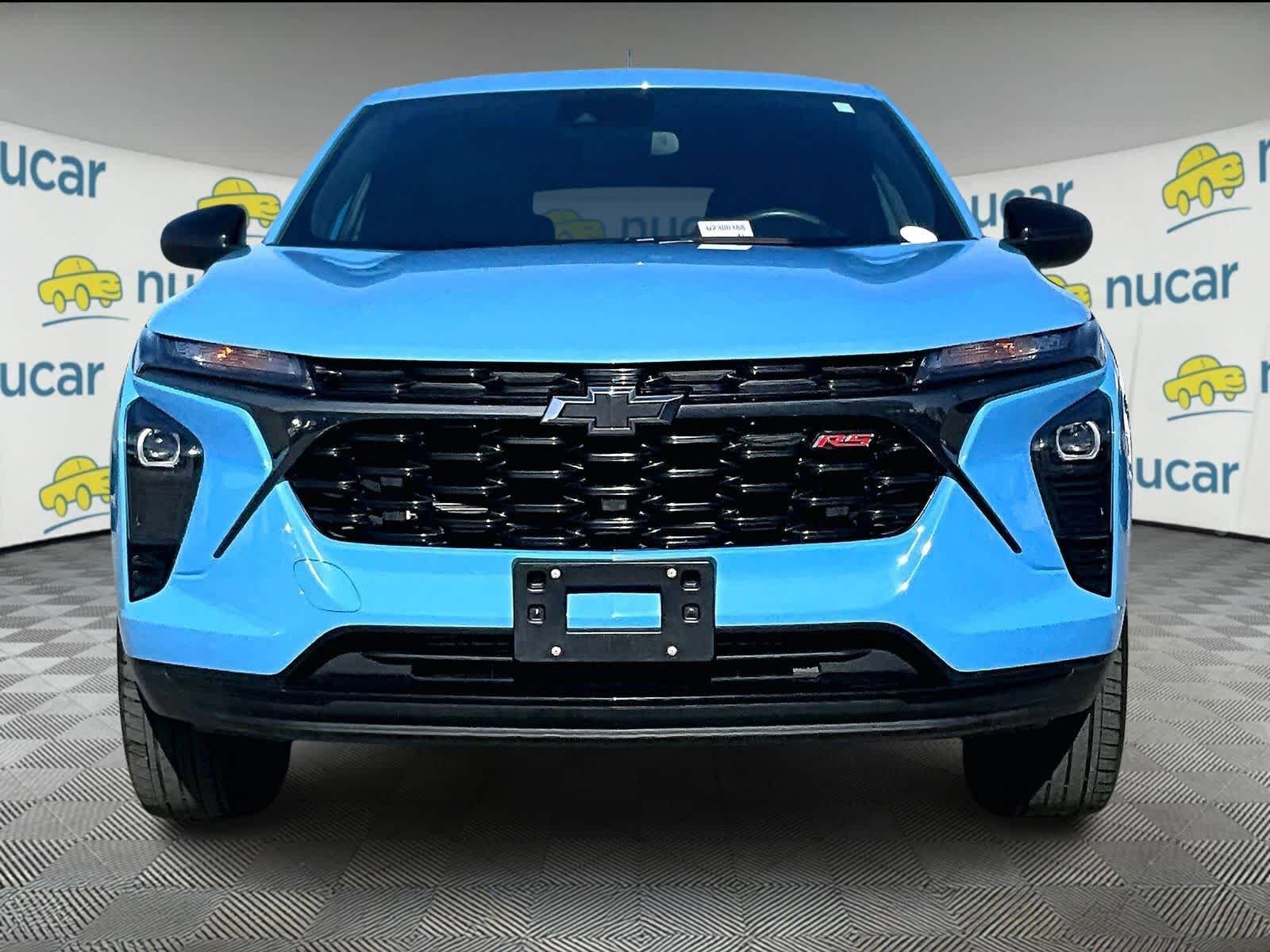 Used 2024 Chevrolet Trax RS w/ Driver Confidence Package FWD image 2