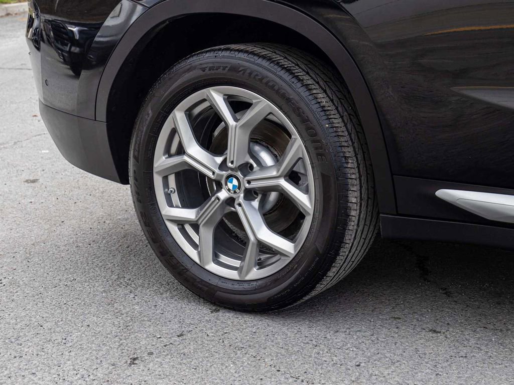 Used 2023 BMW X4 xDrive30i w/ Premium Package AWD/4WD image 7