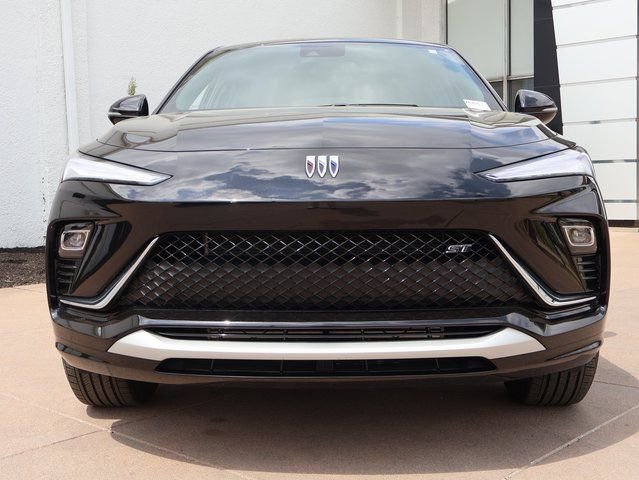 Used 2025 Buick Envista Sport Touring image 8