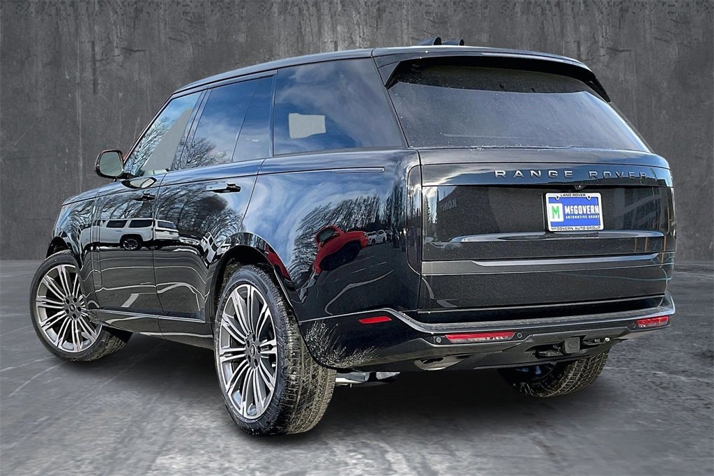 New 2025 Land Rover Range Rover SE image 3