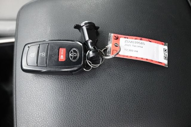 Used 2025 Toyota Tacoma SR5 RWD image 9