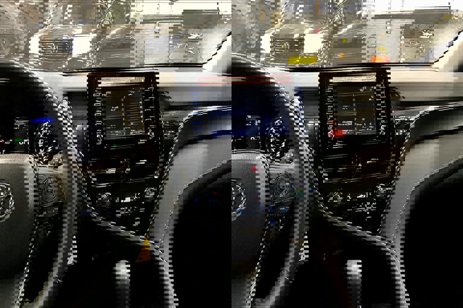 Used 2024 Toyota Camry SE FWD image 6